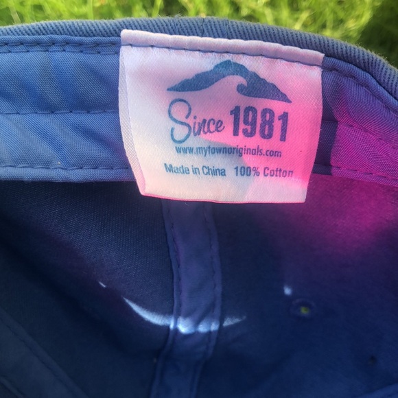 Gently worn 1000 Islands New York hat - Picture 3 of 3